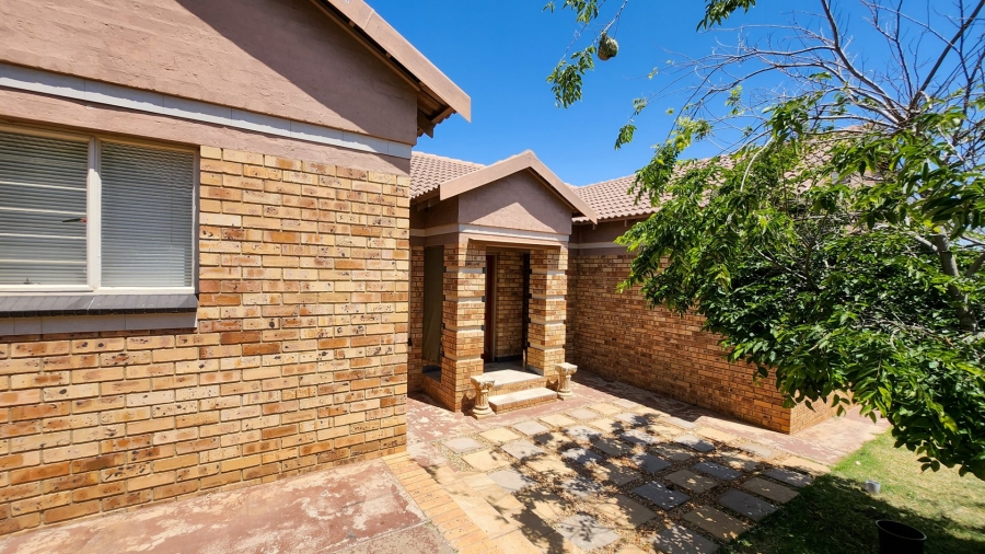 3 Bedroom Property for Sale in Wilkoppies North West